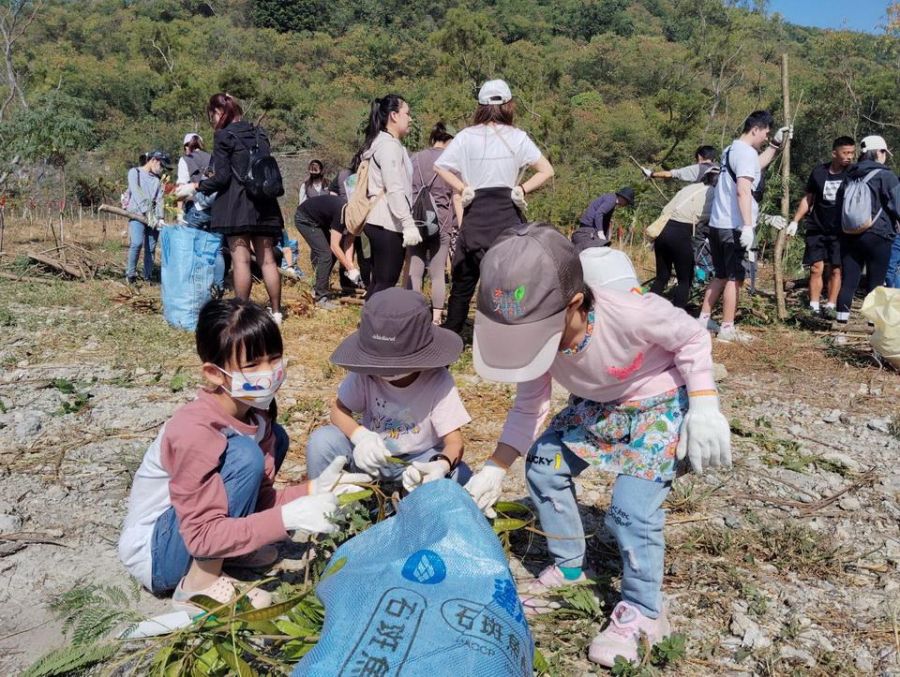 林業保育署屏東分署攜手企業守護半屏山保安林