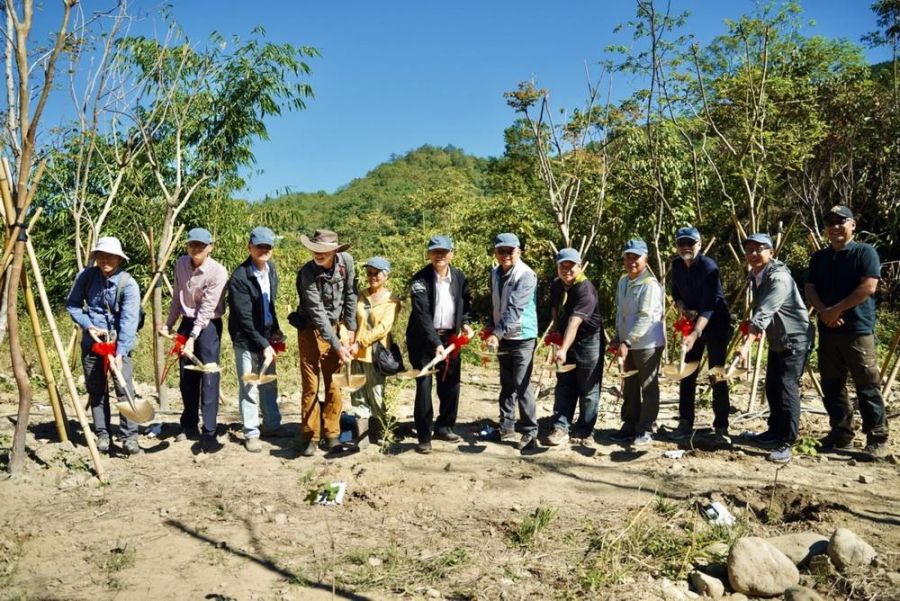溪流復野–River rewilding國姓鄉種瓜坑溪植樹活動