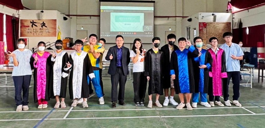 國民法官偏鄉孩子不漏接　王子榮前進校園模擬審理過程