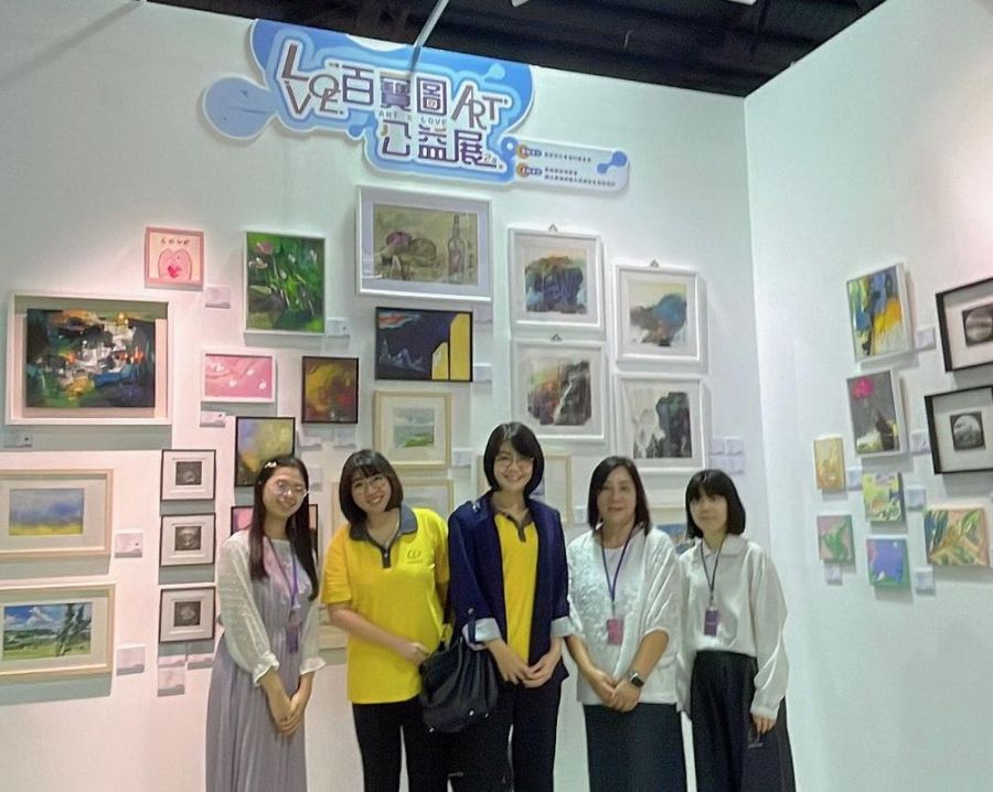 高師大美術系結合高雄藝術展 作品展售捐贈公益