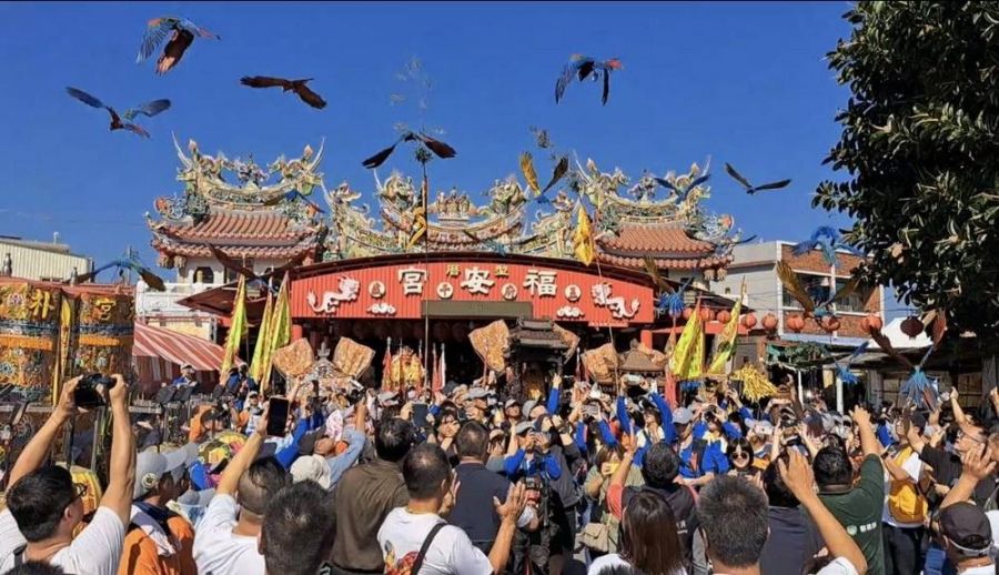 朴子配天宮巡安賜福遶境活動　駐駕東石型厝福安宮「百鳥朝鳳」盛大登場