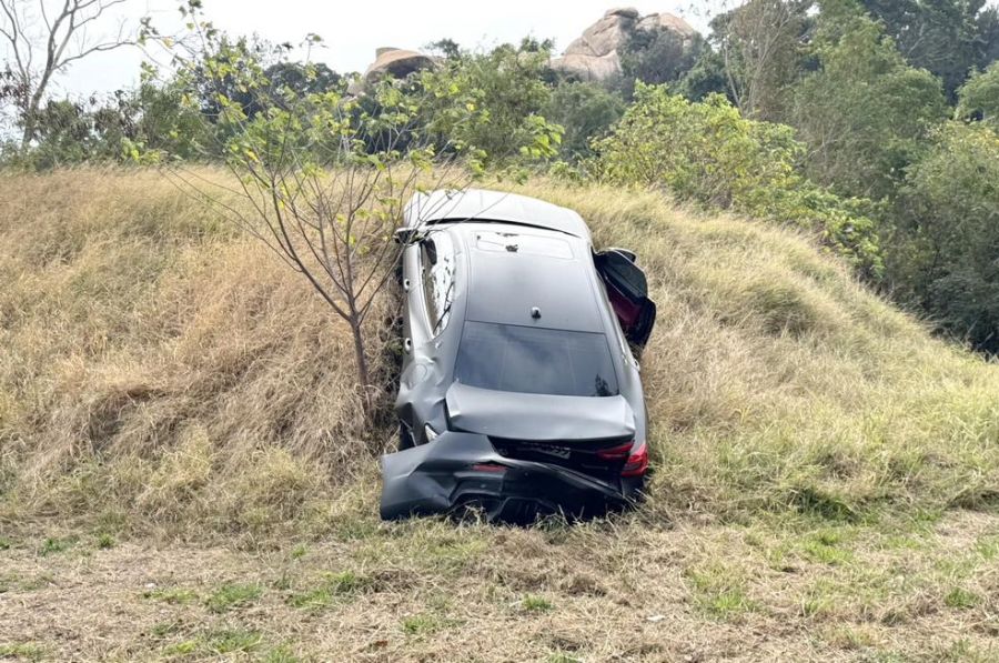 藝人何潤東在金門驚傳車禍　「瑪莎拉蒂」遭追撞 2人受傷
