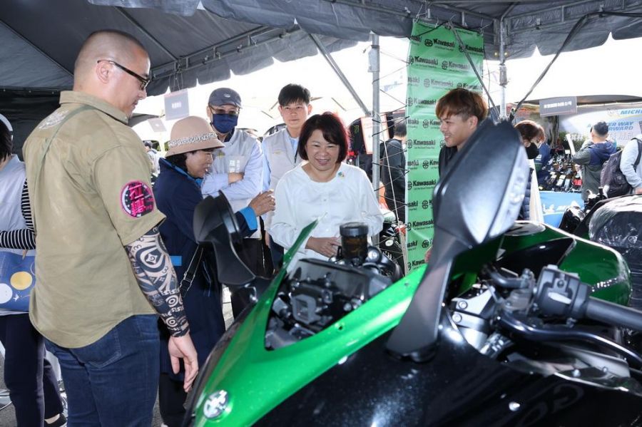 輕檔車俱樂部全國大會師抵嘉  環保檢測音量、排氣 車友攏講讚
