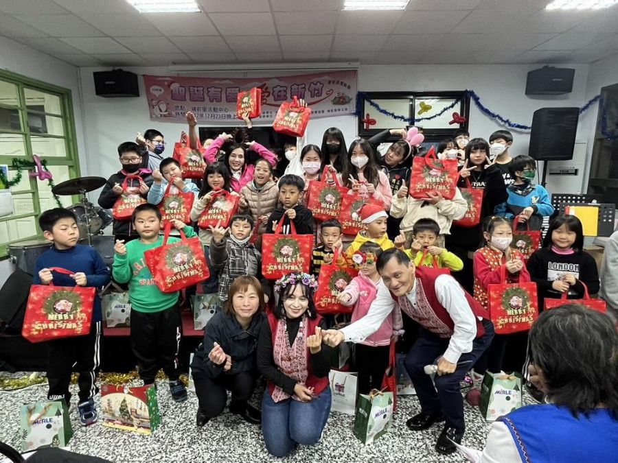 竹市府攜手教會聖誕前夕 助弱勢家庭溫馨過聖誕