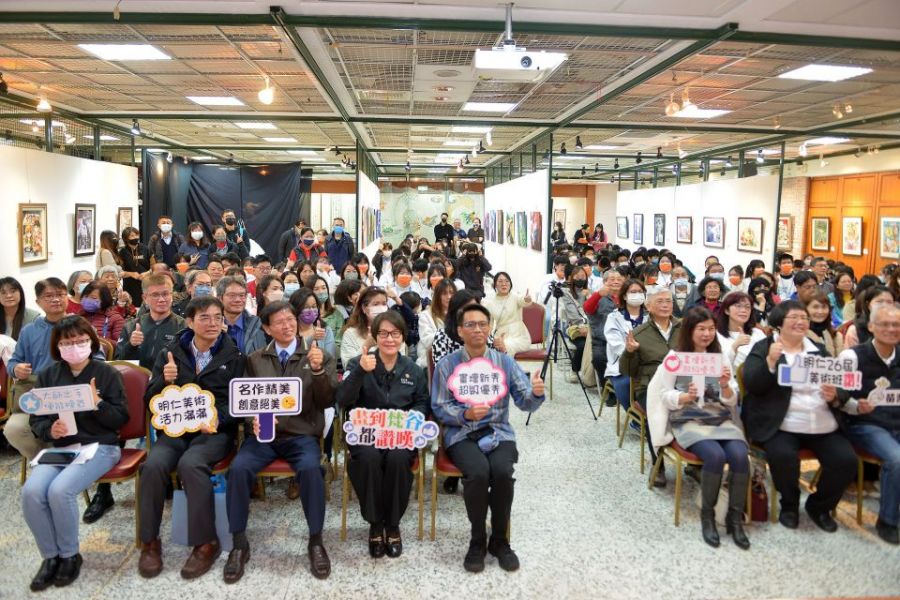 苗縣明仁國中美術班畢業美展「簡藝」開幕