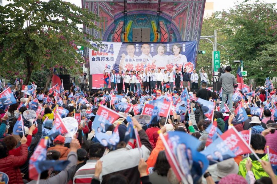 韓國瑜經國新城輔選張秀華掀熱潮  上千位民眾熱情相挺
