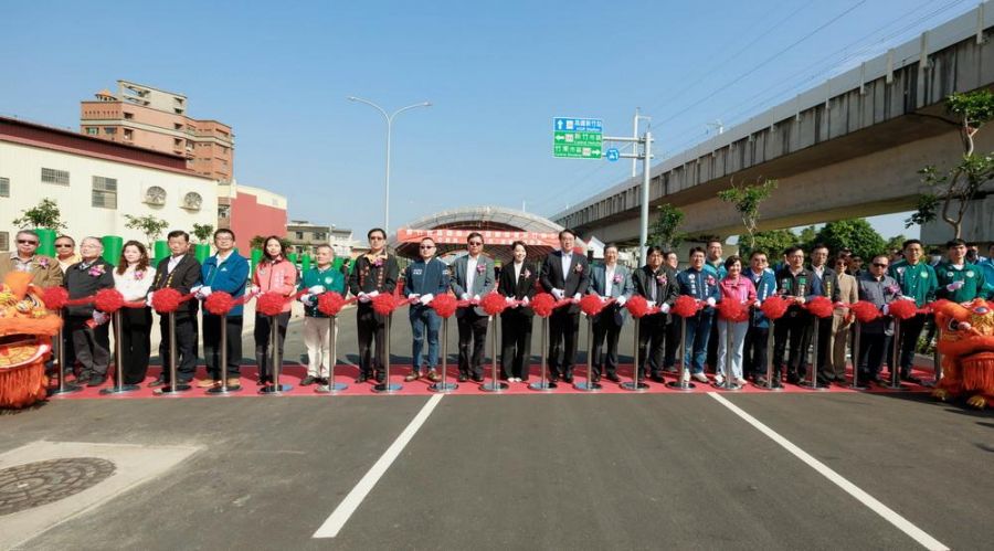 高鐵橋下延伸至竹科新闢工程完工　林右昌、竹縣市長見證通車啟用