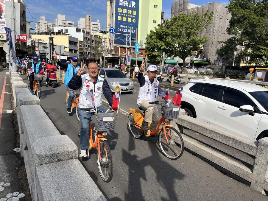 楊曜聰鐵馬拜票 宣示鐵路高架4年動工決心