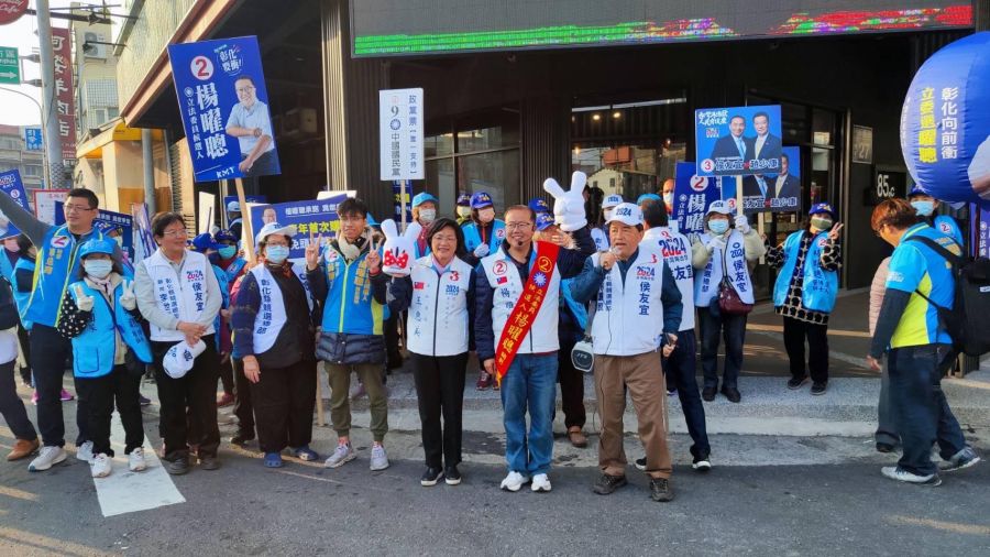 選前最後一天　王惠美路口、車掃拜票全力搶救楊曜聰