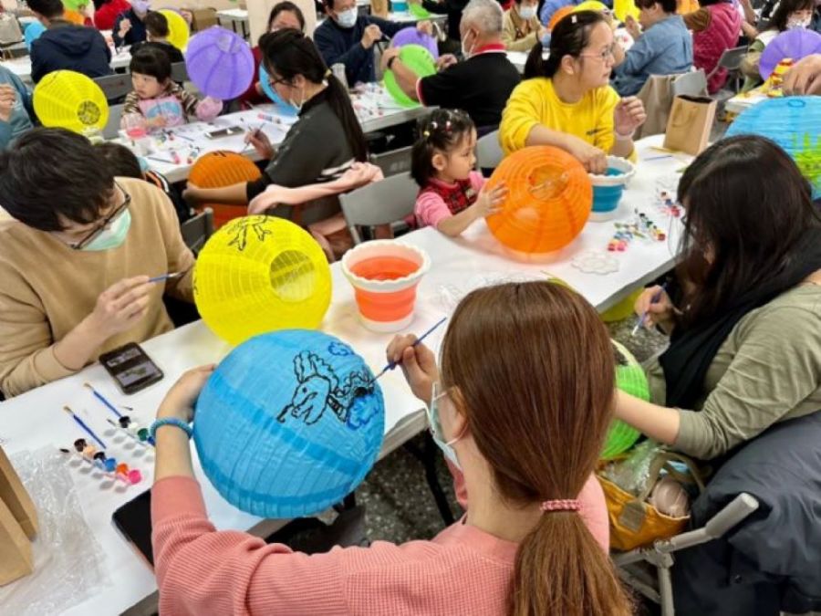 手繪燈籠共創燈組添喜慶　龍潭區元宵藝術燈海 2/17盛大登場