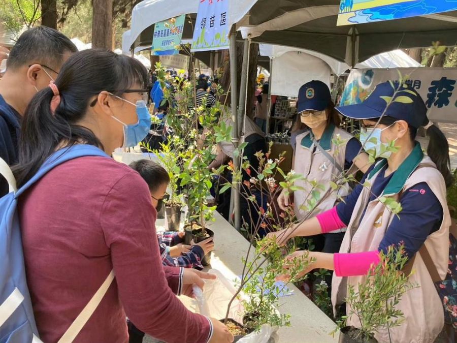 植樹月龍重啟動 集發票換樹苗 發票全數捐贈野生動保團體