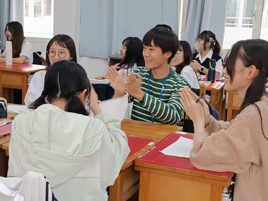 測量校園、賞析中日歌曲！彰女學生展創意迎接日本姬路西高校生