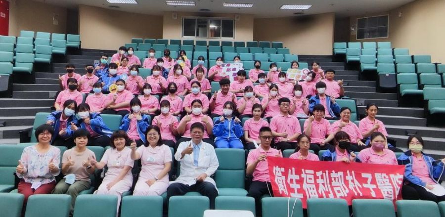 未來長照生力軍參訪朴子醫院，崇仁護專學生學習實務經驗