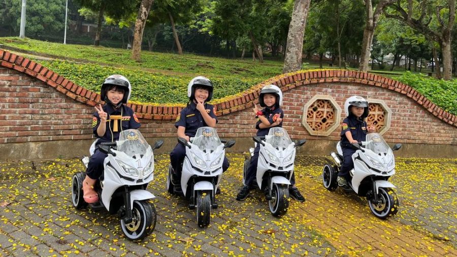  嘉市警攜手小萌警  與創世齊心反酒駕、反詐騙