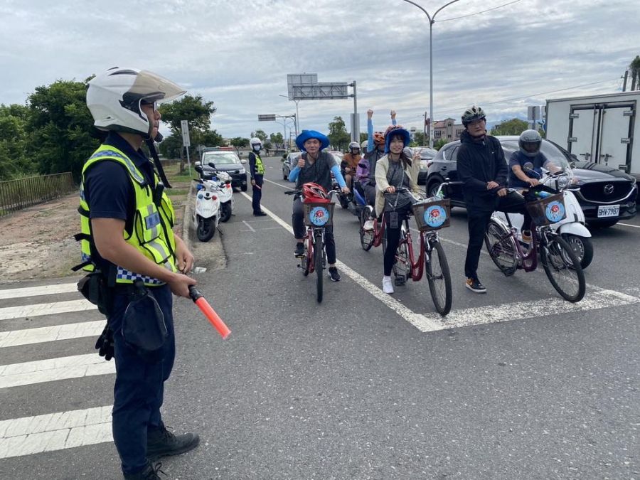 響應2024世界自行車日  民雄警協助交管及反毒、反詐騙宣導
