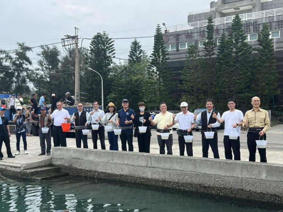 台塑企業攜手雲林區漁會辦理復育魚苗放流