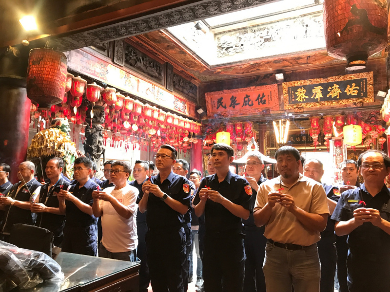 太平媽贈績優員警獎勵金！福興宮與西螺分局歡慶警察節