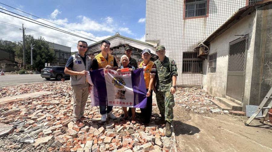 竹苗軍服站攜手公益團體  關懷役男家中火災致贈慰問金
