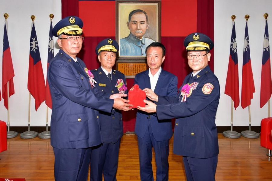 嘉義縣警察局長交接典禮 翁章梁主持 場面簡單隆重