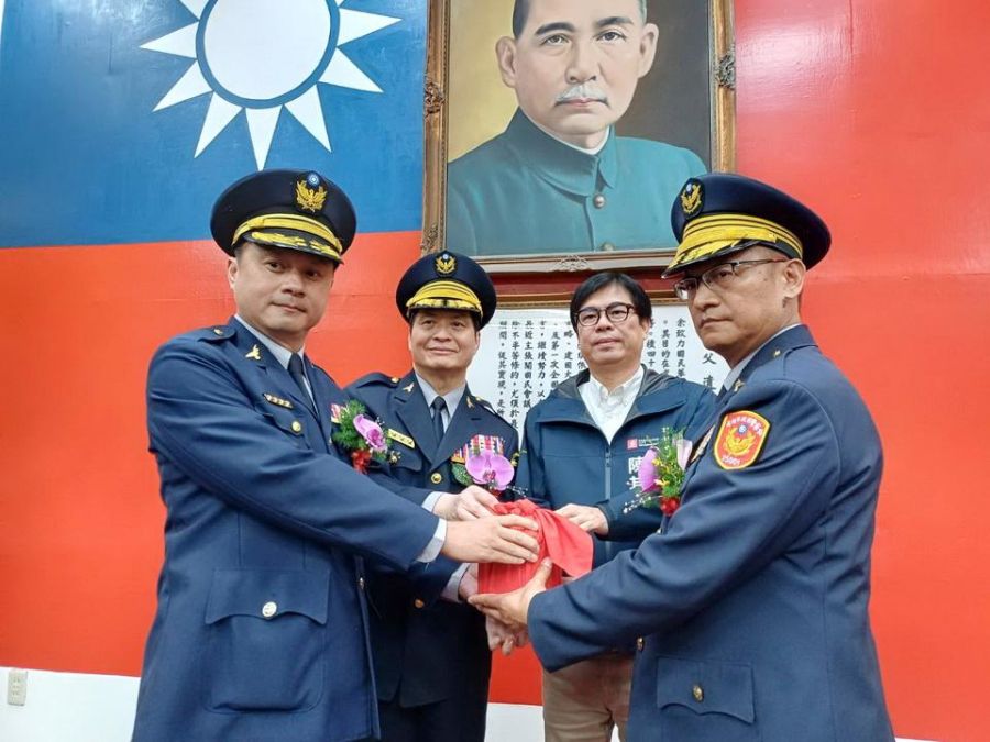 高雄市警察局卸、新任分局長交接布達　陳其邁期勵持續守護市民安全