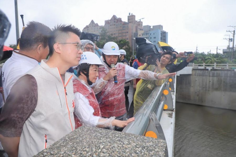 凱米颱風中市防汛嚴陣以待 盧秀燕冒雨視察 守護台中平安