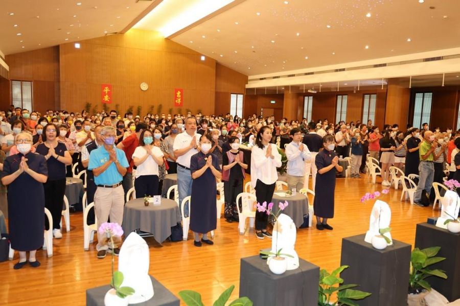 慈濟吉祥月祈福、大自在王佛禪寺中元普度　許淑華獻供頂禮