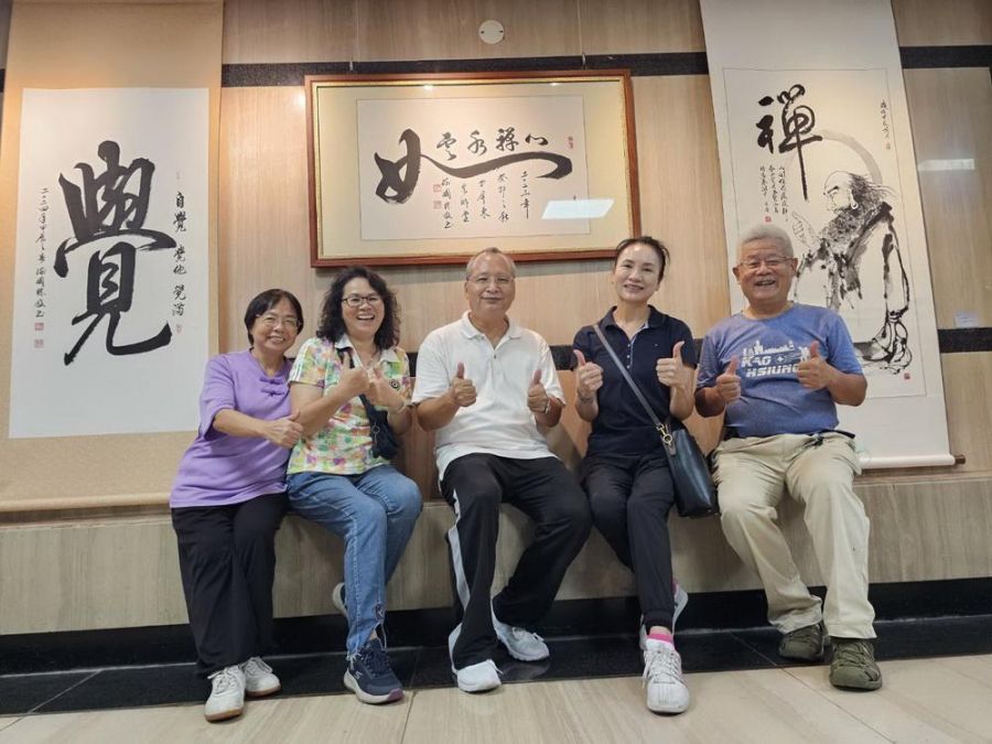 屏東縣青溪新文藝學會  屏東醫院畫廊展出作品