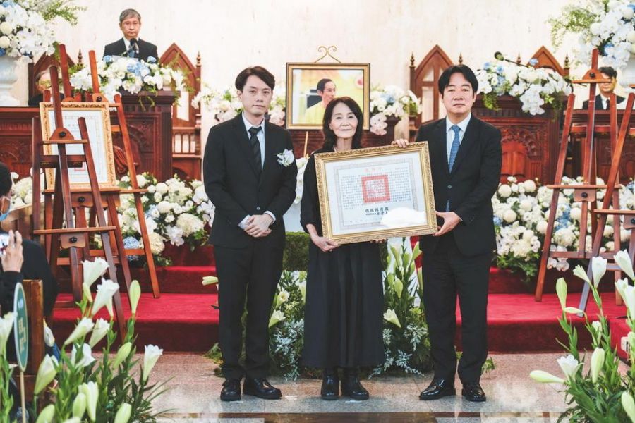 國策顧問、醫師詩人曾貴海辭世　賴總統頒褒揚令致最高敬意