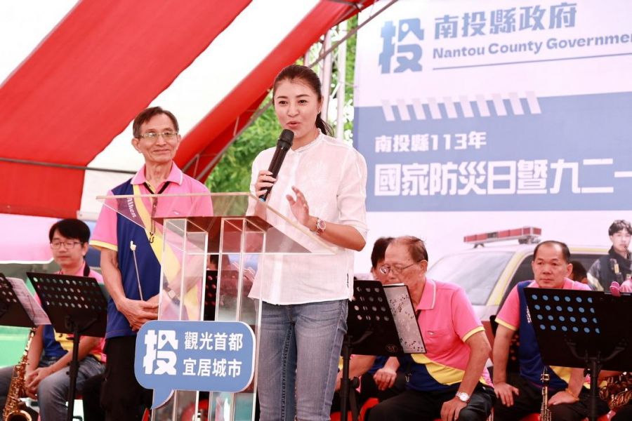 國家防災日暨921震災25週年防災宣導  體育場前排滿體驗人潮