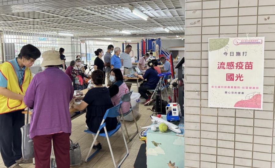 嘉義醫院社區施打站開跑  結合AI中風篩檢嘉惠長者健康加成