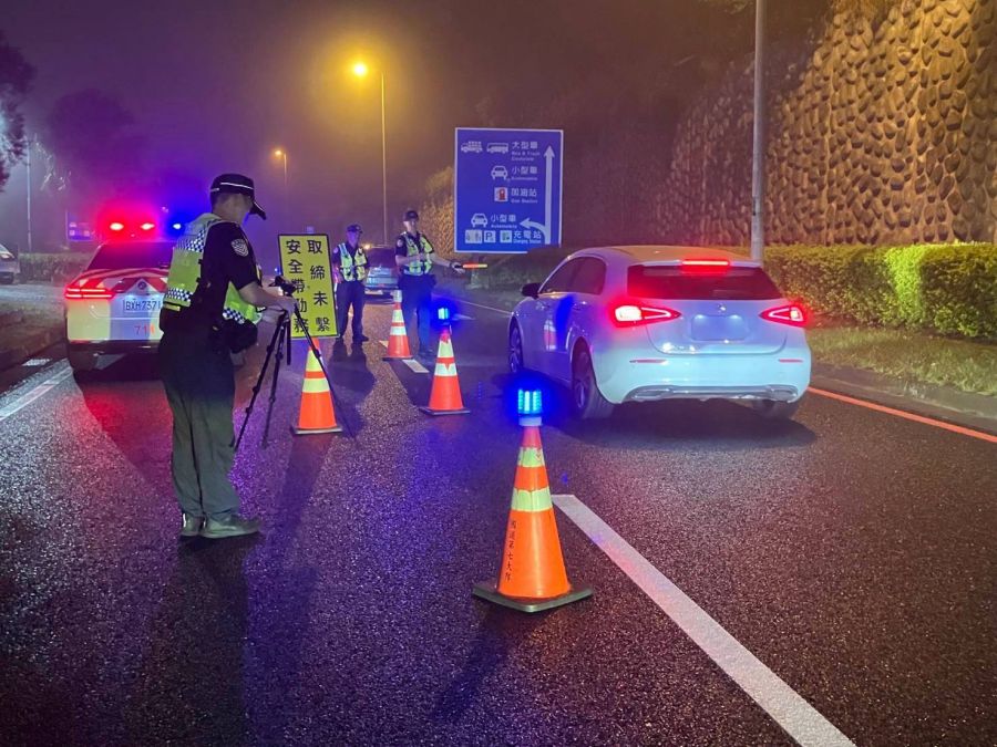 國道警全力強化防制未繫安全帶事故　深夜同步加強取締違規