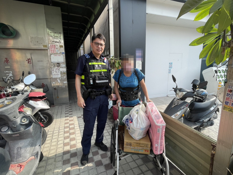 慈善團體捐贈物資　警方協助發放弱勢家庭