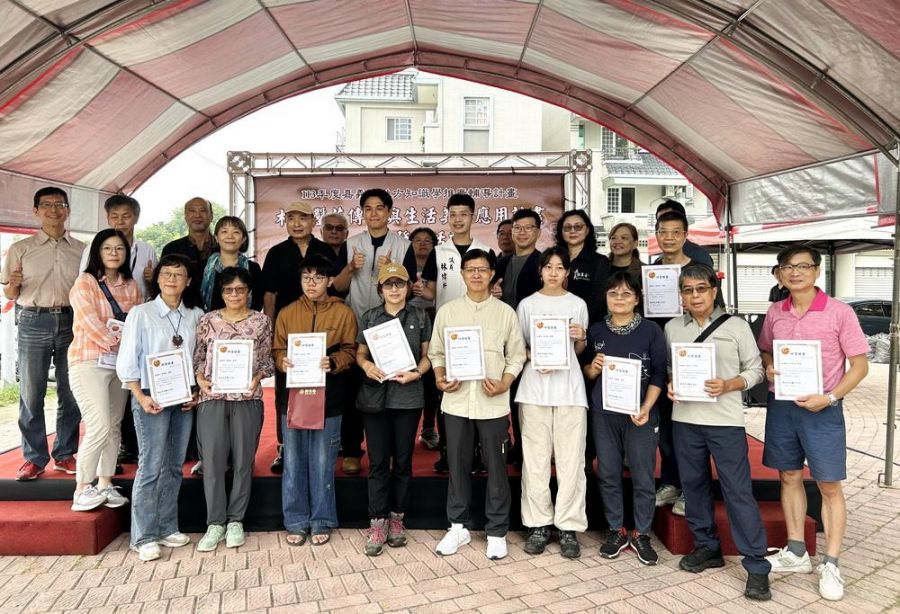 嘉義市木雕鑿花工藝師陳佐民  培育木業新血成果