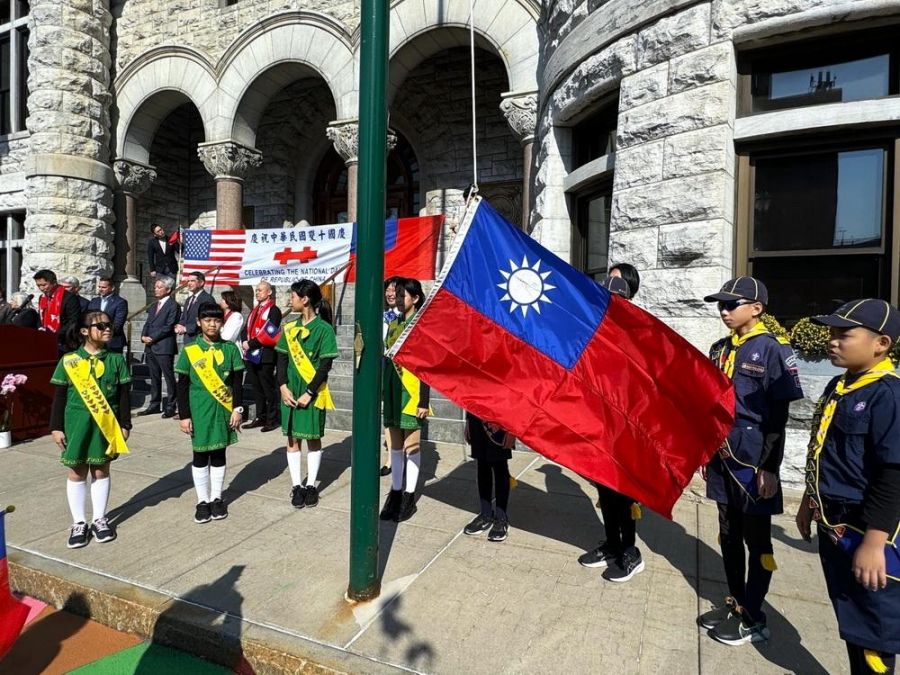 林肯幼兒園執行長  2024年紐約州雪城市政府國慶升旗意義非凡