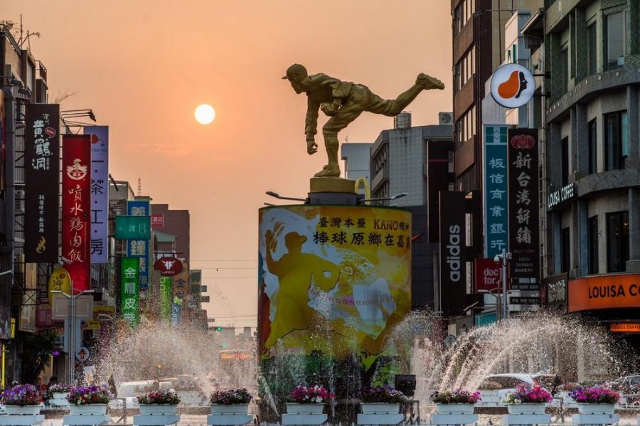 嘉市中央噴水圓環不會拆　KANO雕像永不放棄精神翻銅更永續