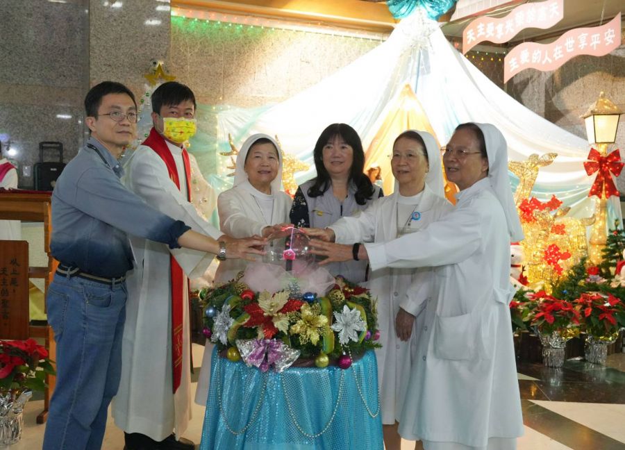聖馬醫院點燈放光明　喜迎耶誕捎祝福