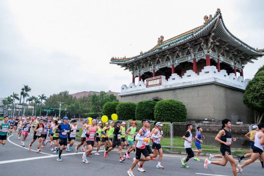 2024 臺北「金」標籤馬拉松起跑　參賽選手挑戰自我極限