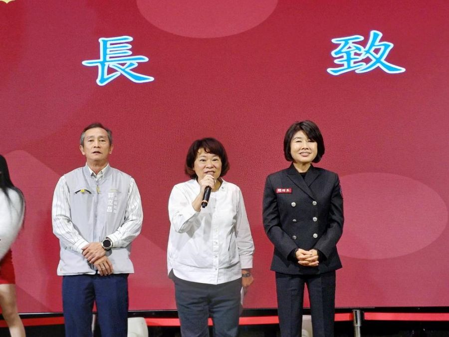 113年嘉義市義勇消防總隊長陳姿妏  表揚績優義消暨志工人員