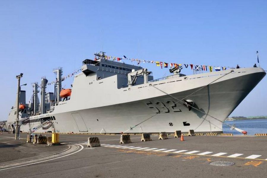 海軍敦睦艦隊抵臺南安平商港  黃偉哲為國軍加油盼全民提升國防意識