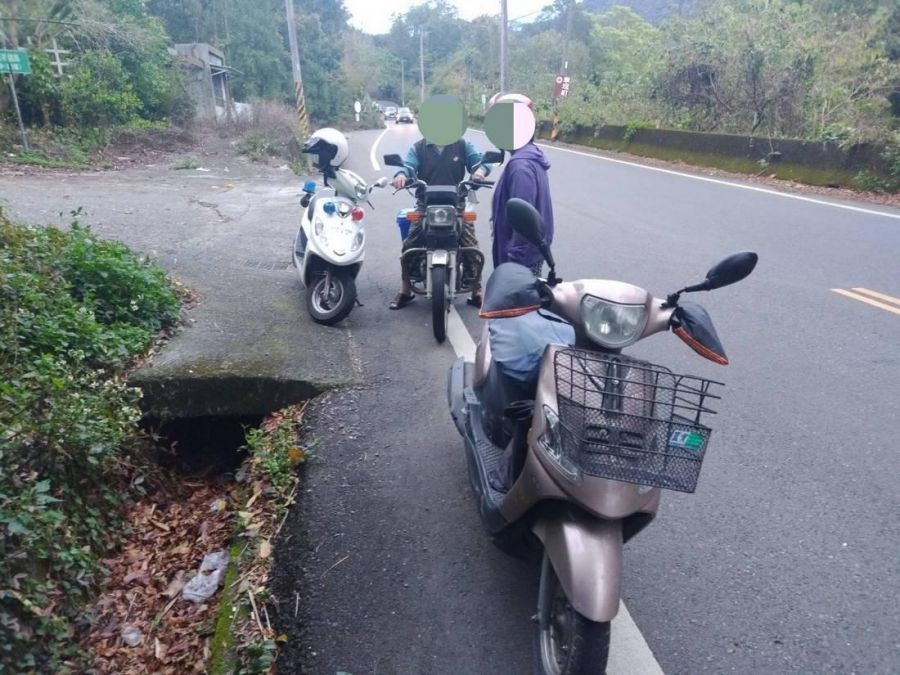 婦人山區因導航而迷失道路　警民火速合力救援