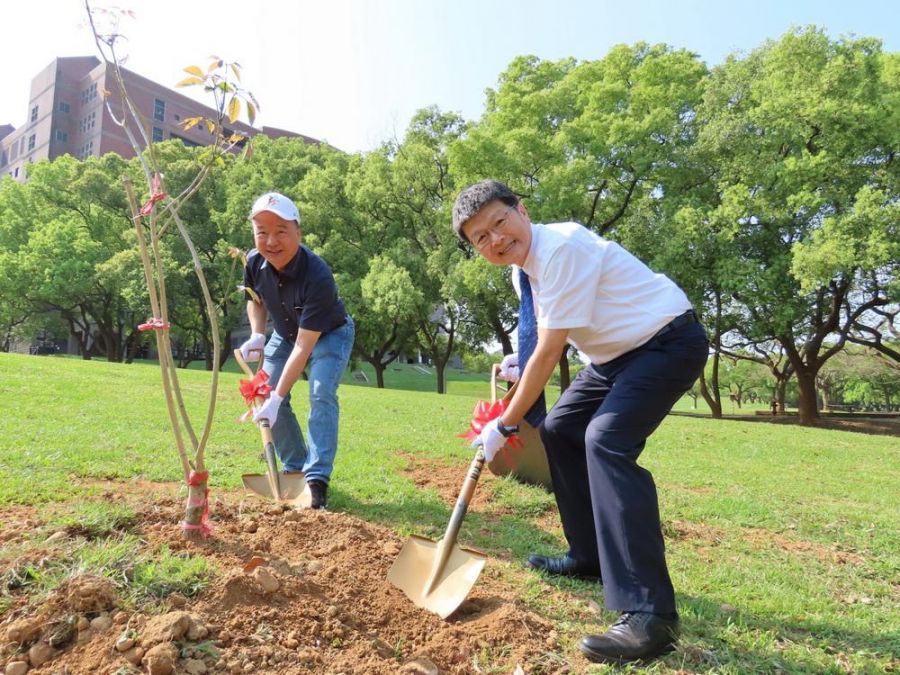 中正大學攜手嘉義大學植樹月廣栽新苗  持續推動校園綠美化