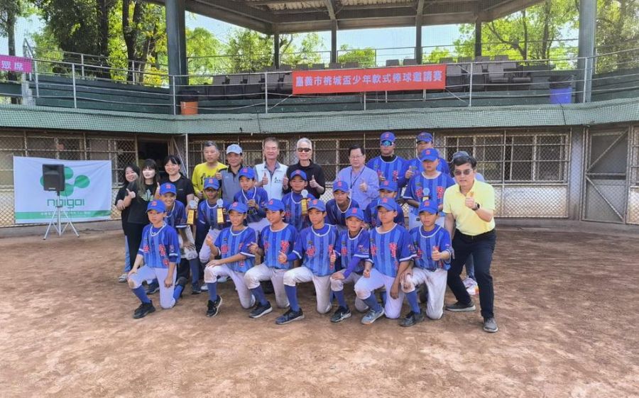 114年嘉市桃城盃少年軟式棒球邀請賽 世賢國小奪冠 為嘉市再創輝煌