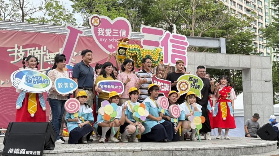 114年三信家商聯合成果發表會  在漢神巨蛋外廣場展出