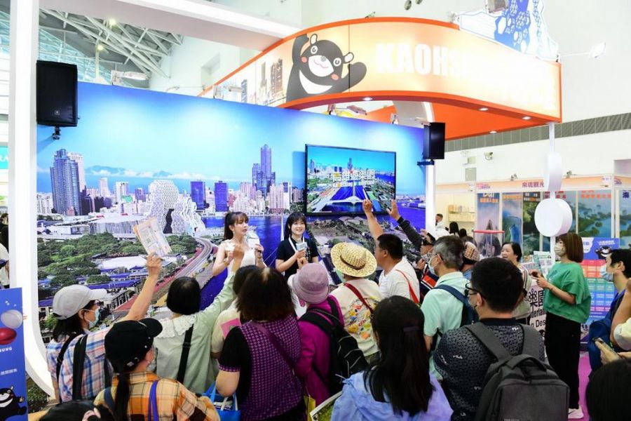 2025高市旅行公會國際旅展熱鬧登場  超萌高雄熊攜手蜜柑揭幕