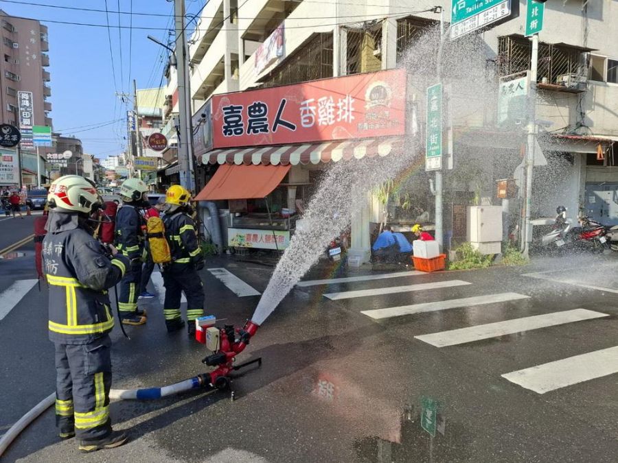 嘉市台林嘉北街口大量瓦斯外洩   消防局趕赴現場處理