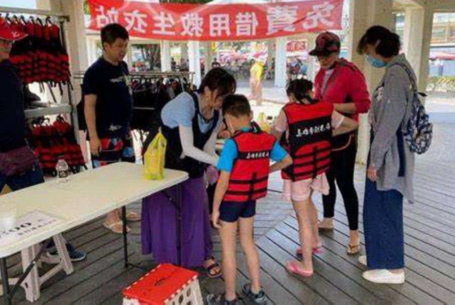 守護戲水遊客  旗津海水浴場安全升級
