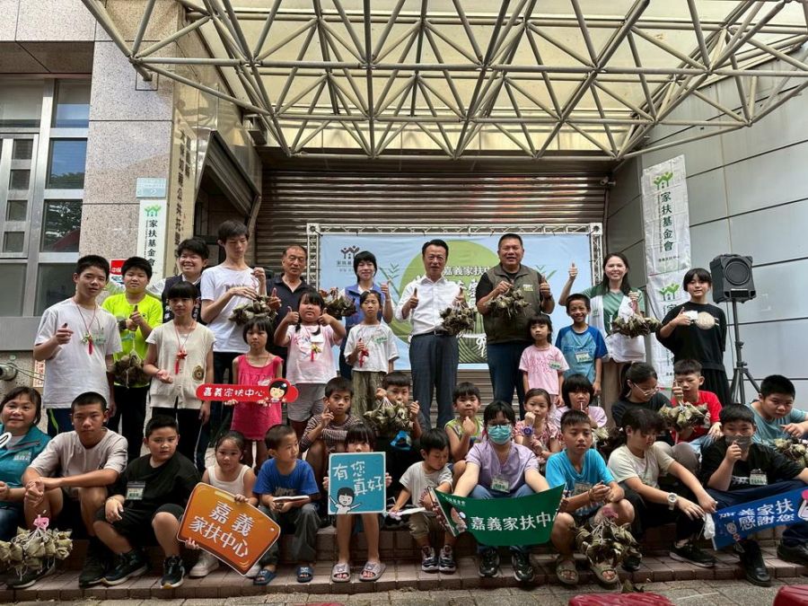 嘉義家扶親子共傳承    綁粽立蛋迎端午