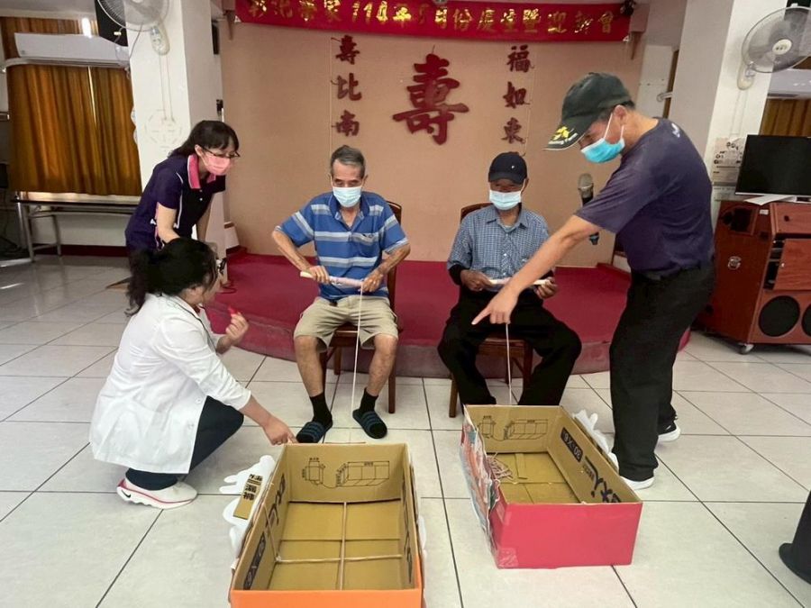中榮埔里分院攜手彰化榮民之家 端午室內龍舟賽登場