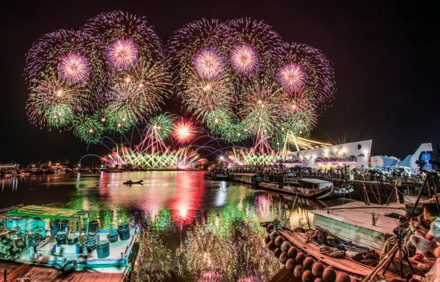 嘉縣第39屆端午龍舟賽登場  48隊熱情參賽、奮力開划