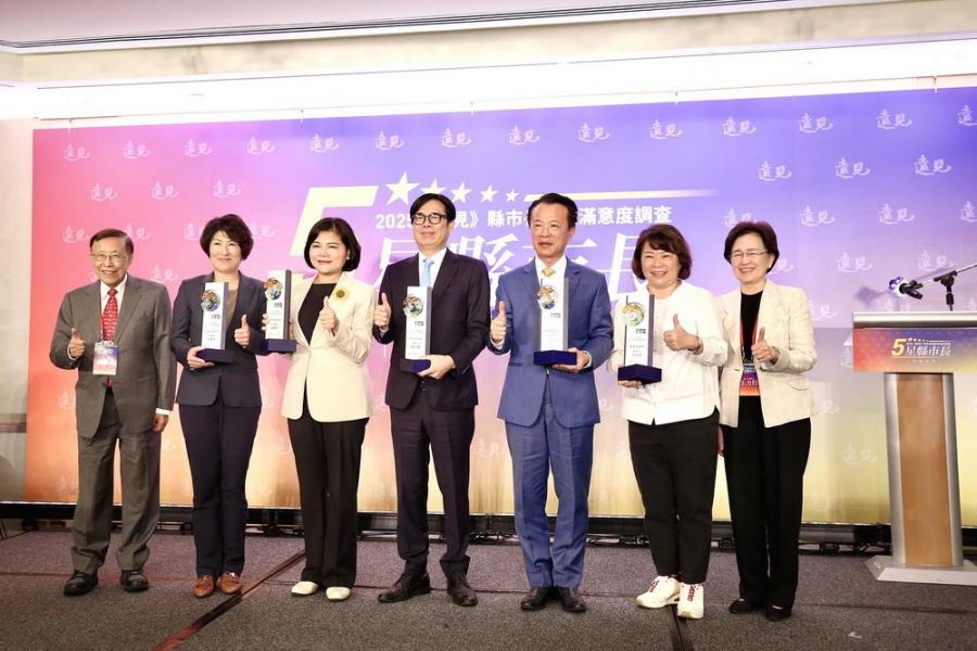 「五星市長」背後有五星市民！黃敏惠市長一日雙國接受頒獎項肯定